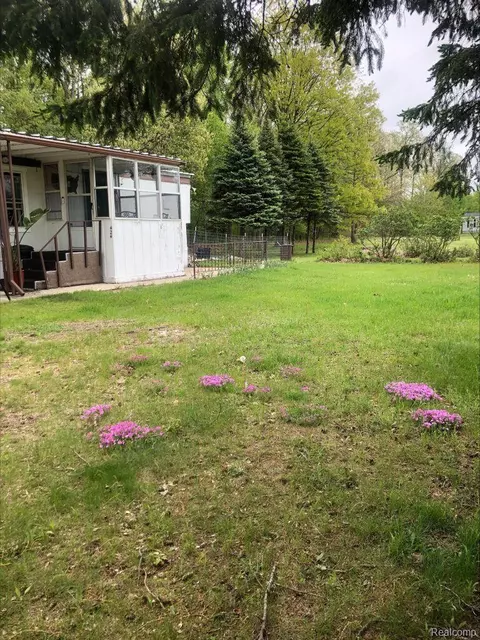 424 Vollmer Dr, Mount Pleasant, MI 48858