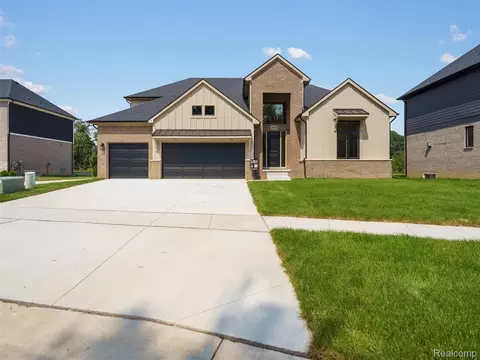 45070 Twin River Dr, Macomb, MI 48044