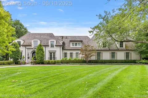 1475 Tottenham Rd, Bloomfield Hills, MI 48301