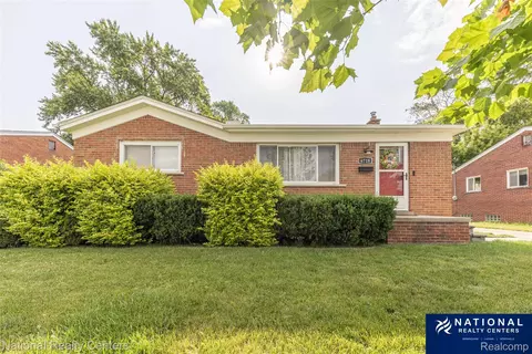 6718 Fairfield St, Garden City, MI 48135