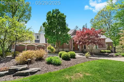 4563 Haverhill, Commerce, MI 48382