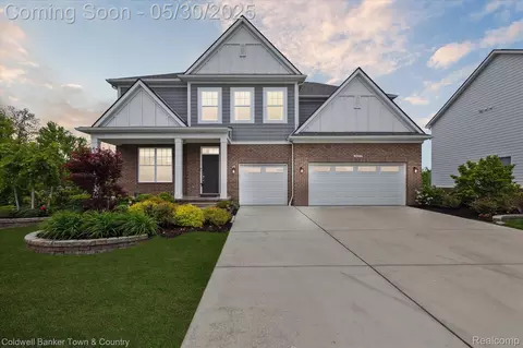 24295 Bay Laurel Ln, Lyon, MI 48178