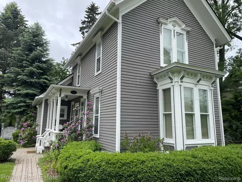 45647 Cass Ave, Utica, MI 48317