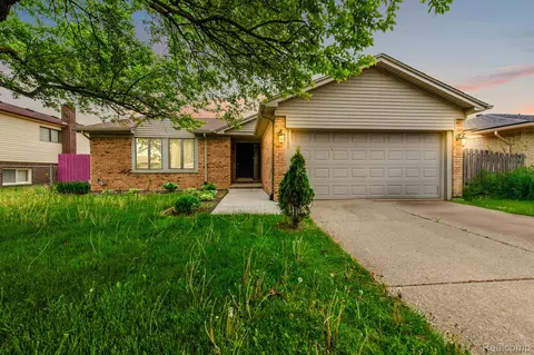 38342 Sleigh Dr, Sterling Heights, MI 48310