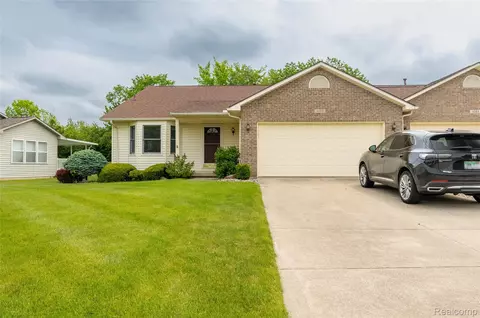 4359 Springbrook Dr, Swartz Creek, MI 48473