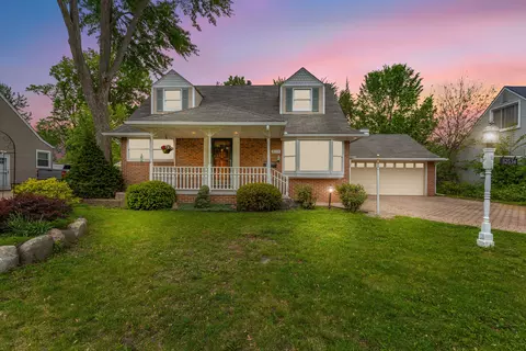 32534 Rosslyn Ave, Garden City, MI 48135