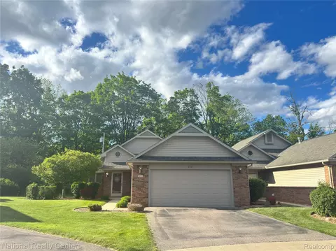 3052 Rivers Edge Dr, Wayne, MI 48184 photo 1
