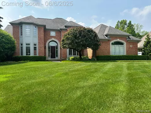 4801 Goodison Place Dr, Oakland, MI 48306