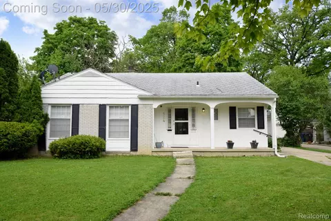 624 Maxine St, Flint, MI 48503