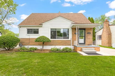 33066 Brown St, Garden City, MI 48135