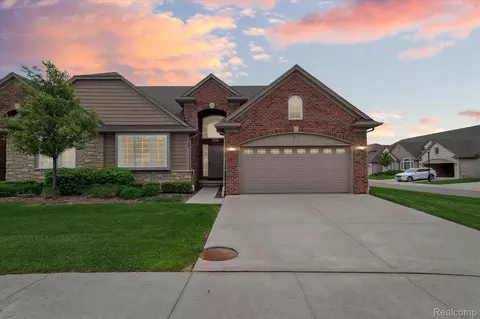 5104 Hawkseye Trce, Warren, MI 48092