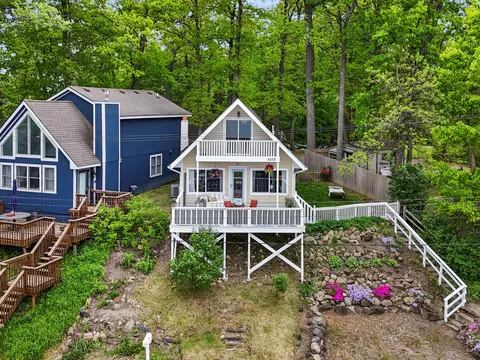 5332 Wildwood Dr, Genoa, MI 48843