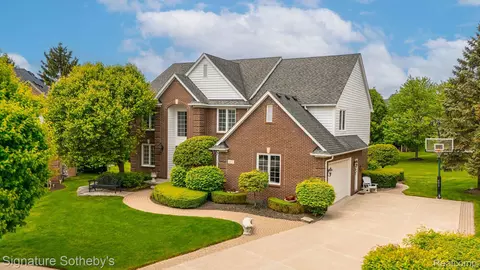 615 Appoline Crt Ct, Rochester, MI 48307