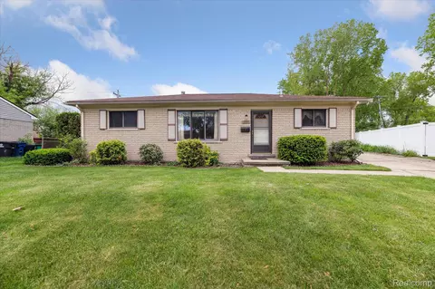 33571 Lancashire St, Westland, MI 48185