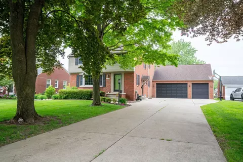 2366 Grange Rd, Trenton, MI 48183