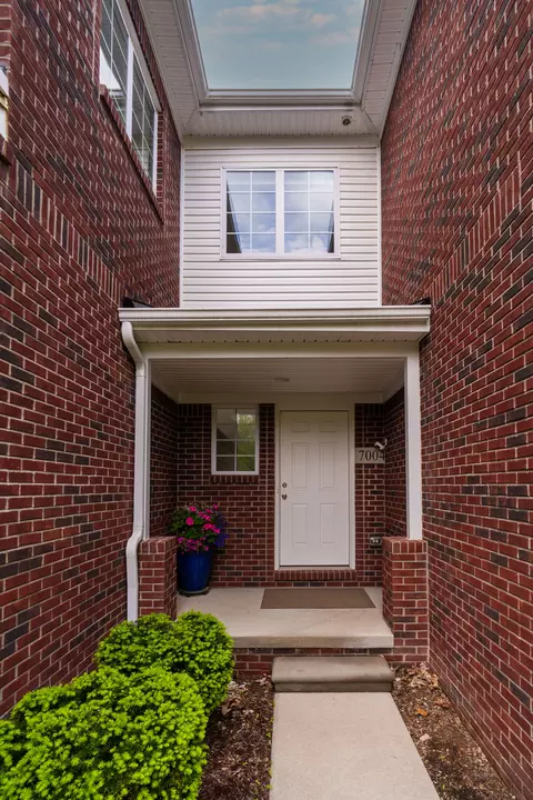 7004 Boulder Pointe Dr 89 15 Dr #89, Washington, MI 48094