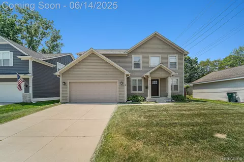4715 Mandalay Ave, Royal Oak, MI 48073
