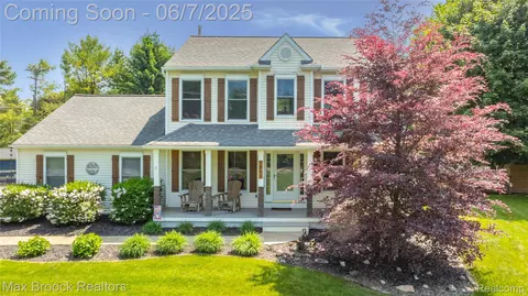 9863 Marshall Rd, Green Oak, MI 48178