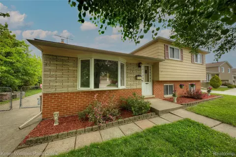 3637 Dawson Dr, Warren, MI 48092