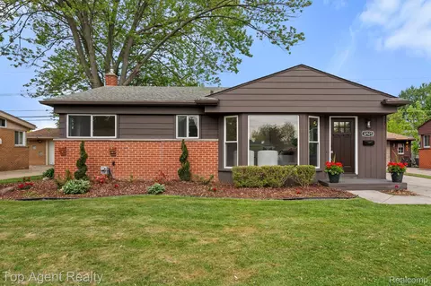 32525 Holden Dr, Warren, MI 48092