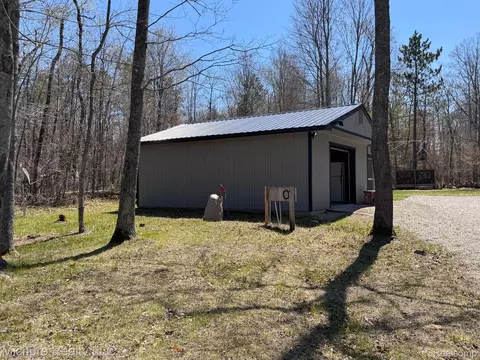 6891 Pine Tree Dr, Mitchell, MI 48737