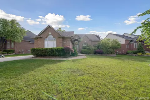 55712 Lancewood Dr, Shelby Township, MI 48316