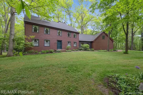 4121 Marsh Trl, Brighton, MI 48380