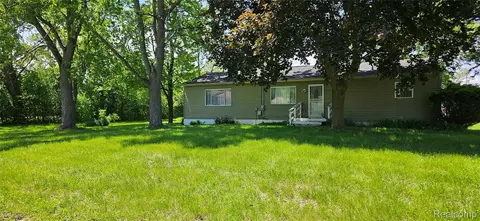 5471 Fairhaven St, Mount Morris, MI 48505