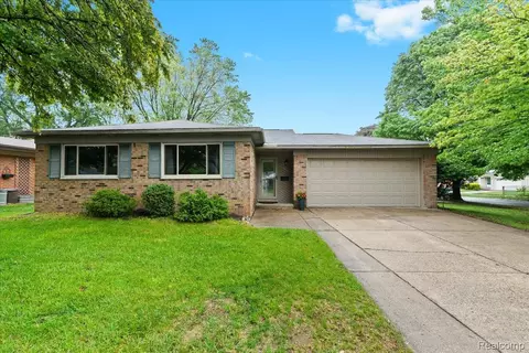14962 Bassett St, Livonia, MI 48154
