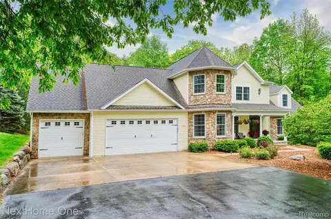 17351 Timber Crk, Rose, MI 48442