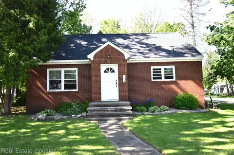 604 Maple St, Howell, MI 48843