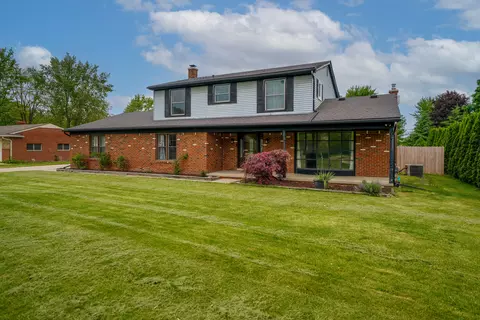 1875 Willowood Rd, Rochester Hills, MI 48307