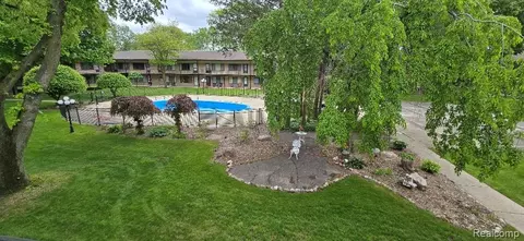 995 N Cass Lake Rd #233, Waterford, MI 48328