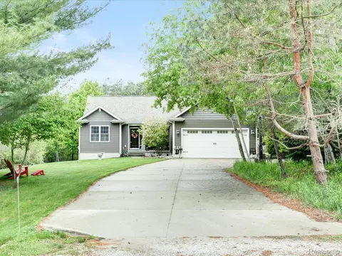 5076 Birch Ave, Lexington, MI 48450