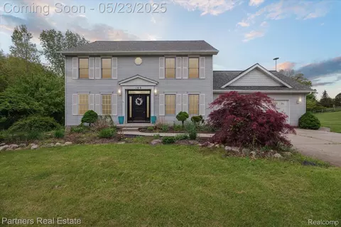 160 Mill Oaks Ln, Rose, MI 48442