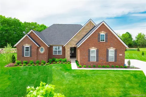 21377 Stone Meadow Dr, Lyon, MI 48167