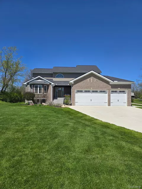20223 32 Mile Rd, Armada, MI 48005