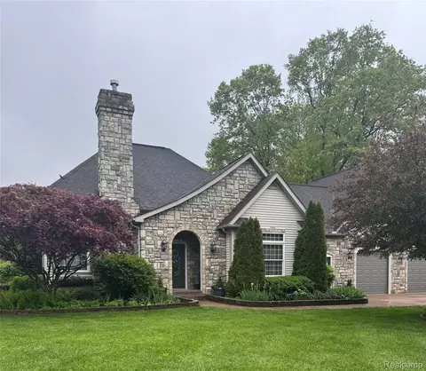 6523 Jones Rd, North Branch, MI 48461