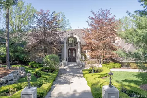 6279 Canter Creek Crt Ct, Grand Blanc, MI 48439