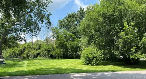 44 Oregon St, Ypsilanti, MI 48198