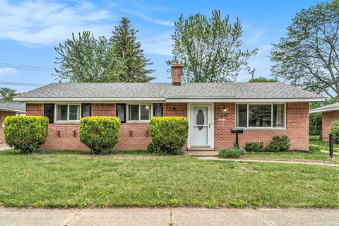 35710 Thames St, Westland, MI 48186