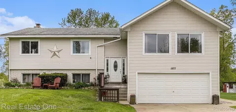 1977 Shipman Rd, Oxford, MI 48371