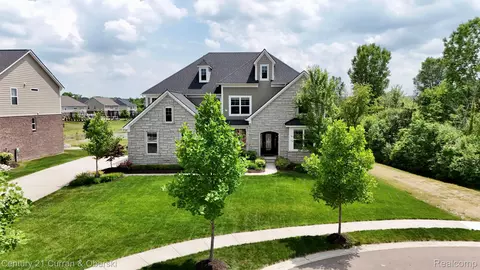 51553 Bloom Ct, Lyon, MI 48178