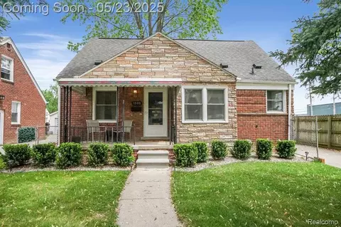 1800 Ellwood Ave, Berkley, MI 48072