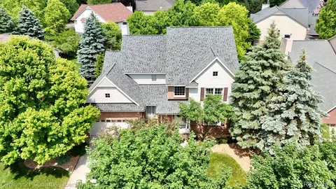 41242 Scarborough Ln, Novi, MI 48375