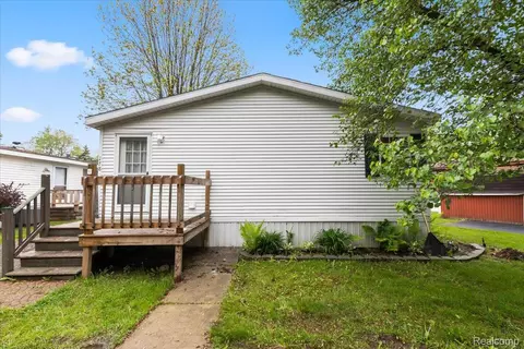 351 N Squirrel Rd, Auburn Hills, MI 48326