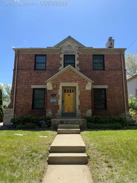 99 Wenonah Dr, Pontiac, MI 48341