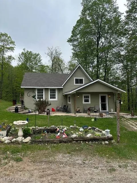 3624 Windy Hollow Rd NW, Clearwater, MI 49676