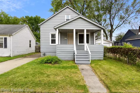 8492 Meadow Ave, Warren, MI 48089