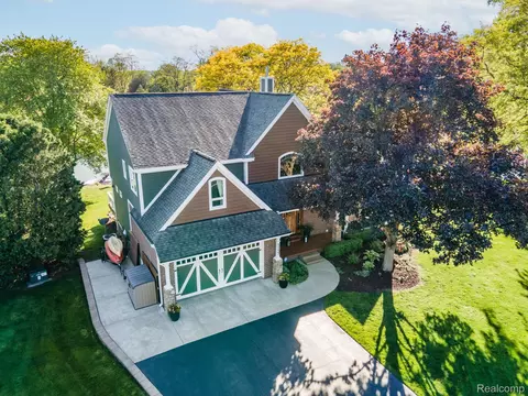 1157 Arbroak Crt Ct, Orion, MI 48362